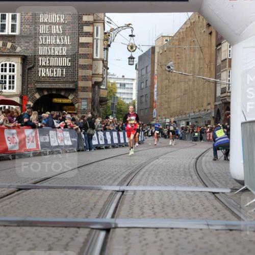 05.10.2025 - 20. swb-Marathon Bremen Yannick Fuchs http://msf.ph/oto/9238237 05.10.2025 10:39:22 Ziel 10908 meine-sportfotos.de