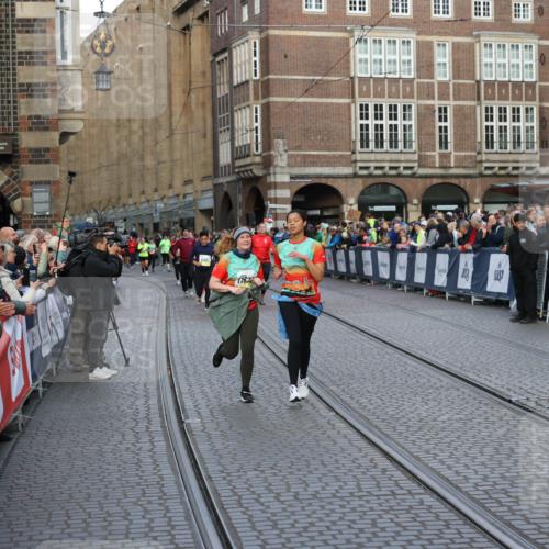 05.10.2025 - 20. swb-Marathon Bremen Yannick Fuchs http://msf.ph/oto/9238238 05.10.2025 11:06:59 Ziel 8574, 9321, 9605, 9826, 9942, 9976, 10001, 10148, 10168, 10580, 10747, 10748, 10937, 11355, 11389, 11414, 11497 meine-sportfotos.de