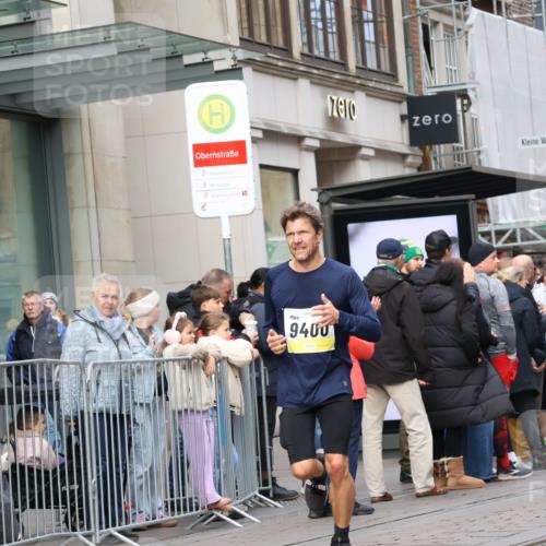 05.10.2025 - 20. swb-Marathon Bremen Strokosch-Dieckow http://msf.ph/oto/9238239 05.10.2025 10:46:03 Ziel 9009, 9207, 9351, 9362, 9400, 9921, 11167, 11462, 9009, 9207, 9351, 9362, 9400, 9921, 11167, 11462 meine-sportfotos.de