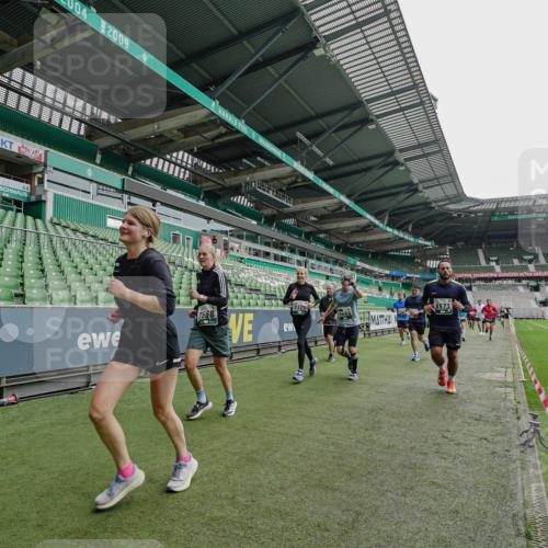 05.10.2025 - 20. swb-Marathon Bremen Michael Burmester http://msf.ph/oto/9238244 05.10.2025 13:02:03 Laufen im Stadion 152, 428, 493, 546, 672, 772, 843, 921, 979, 1030, 1256, 1348, 1361, 1452, 1732, 1744, 1759, 1856, 1893, 1899, 1924, 1933, 1996, 2096, 2102, 2143, 2245, 2272, 2306, 2433, 2555, 2565, 2774, 2796, 2910, 2912, 2918, 2991, 3053, 3206, 3208, 3217, 3387, 3525, 3526, 3662, 3663, 3673, 3861, 3877, 3926, 3930, 4017, 4018, 4086, 4129, 4364, 4409, 4444, 4477, 4564, 4618, 4688, 4705, 4847, 4882, 4947, 4980, 4985, 5309, 5557, 5570, 5580, 5652, 5731, 5893, 5934, 6157, 6328, 6382, 58, 440 meine-sportfotos.de