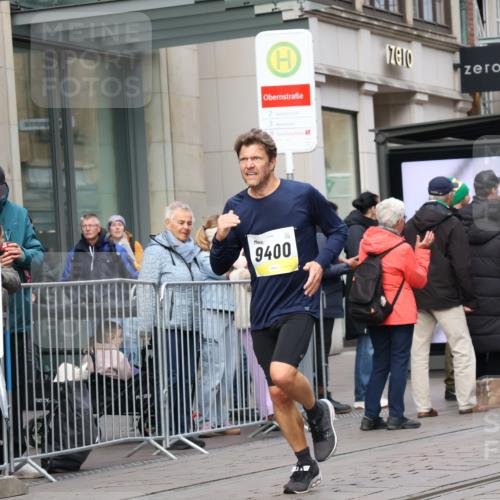 05.10.2025 - 20. swb-Marathon Bremen Strokosch-Dieckow http://msf.ph/oto/9238264 05.10.2025 10:46:04 Ziel 9009, 9207, 9351, 9362, 9400, 9921, 11167, 11462, 9009, 9207, 9351, 9362, 9400, 9921, 11167, 11462 meine-sportfotos.de