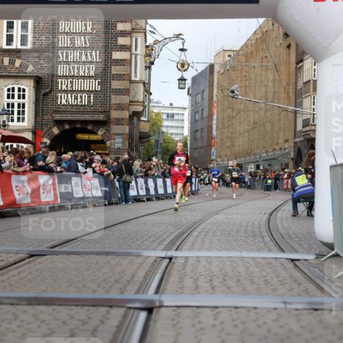 05.10.2025 - 20. swb-Marathon Bremen Yannick Fuchs http://msf.ph/oto/9238270 05.10.2025 10:39:22 Ziel 10908 meine-sportfotos.de