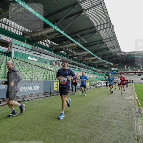 05.10.2025 - 20. swb-Marathon Bremen Michael Burmester http://msf.ph/oto/9238279 05.10.2025 13:02:05 Laufen im Stadion 152, 428, 493, 546, 672, 772, 843, 921, 979, 1030, 1256, 1348, 1361, 1452, 1732, 1744, 1759, 1856, 1893, 1899, 1924, 1933, 1996, 2096, 2102, 2143, 2245, 2272, 2306, 2555, 2565, 2774, 2796, 2910, 2912, 2918, 2991, 3053, 3206, 3208, 3217, 3387, 3525, 3526, 3662, 3663, 3673, 3861, 3877, 3926, 3930, 4017, 4018, 4086, 4129, 4364, 4409, 4444, 4477, 4481, 4564, 4618, 4688, 4705, 4847, 4882, 4947, 4980, 4985, 5309, 5557, 5570, 5580, 5652, 5731, 5893, 5934, 6157, 6328, 6382, 58, 440 meine-sportfotos.de