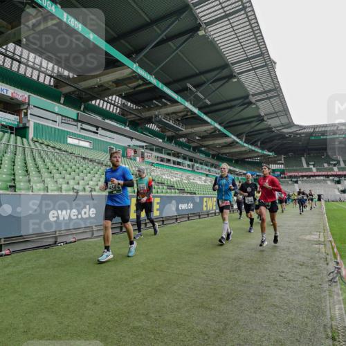 05.10.2025 - 20. swb-Marathon Bremen Michael Burmester http://msf.ph/oto/9238293 05.10.2025 13:02:07 Laufen im Stadion 152, 428, 493, 546, 672, 772, 843, 921, 979, 1030, 1256, 1348, 1361, 1452, 1732, 1744, 1759, 1856, 1893, 1899, 1924, 1933, 1996, 2096, 2102, 2143, 2245, 2272, 2306, 2555, 2565, 2774, 2796, 2910, 2912, 2918, 2991, 3053, 3206, 3208, 3217, 3387, 3525, 3526, 3662, 3663, 3673, 3861, 3926, 3930, 4017, 4018, 4086, 4129, 4364, 4409, 4444, 4464, 4477, 4481, 4564, 4618, 4688, 4705, 4847, 4882, 4947, 4980, 4985, 5309, 5557, 5570, 5580, 5652, 5731, 5893, 5934, 6157, 6328, 6382, 58, 440 meine-sportfotos.de