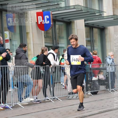 05.10.2025 - 20. swb-Marathon Bremen Strokosch-Dieckow http://msf.ph/oto/9238301 05.10.2025 10:46:05 Ziel 9009, 9207, 9351, 9362, 9400, 9921, 10268, 11167, 11462, 9009, 9207, 9351, 9362, 9400, 9921, 10268, 11167, 11462 meine-sportfotos.de