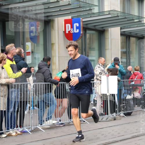 05.10.2025 - 20. swb-Marathon Bremen Strokosch-Dieckow http://msf.ph/oto/9238323 05.10.2025 10:46:05 Ziel 9009, 9207, 9351, 9362, 9400, 9921, 10268, 11167, 11462, 9009, 9207, 9351, 9362, 9400, 9921, 10268, 11167, 11462 meine-sportfotos.de