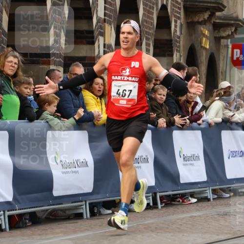 05.10.2025 - 20. swb-Marathon Bremen Strokosch-Dieckow http://msf.ph/oto/9238370 05.10.2025 12:41:19 Ziel 467, 681 meine-sportfotos.de