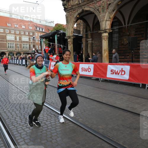 05.10.2025 - 20. swb-Marathon Bremen Yannick Fuchs http://msf.ph/oto/9238421 05.10.2025 11:07:03 Ziel 8574, 9321, 9605, 9826, 9942, 9976, 10396, 10580, 11355, 11389, 11414, 11497, 11622 meine-sportfotos.de