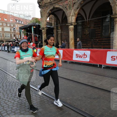 05.10.2025 - 20. swb-Marathon Bremen Yannick Fuchs http://msf.ph/oto/9238457 05.10.2025 11:07:03 Ziel 8574, 9321, 9605, 9826, 9942, 9976, 10396, 10580, 11355, 11389, 11414, 11497, 11622 meine-sportfotos.de