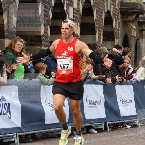 05.10.2025 - 20. swb-Marathon Bremen Strokosch-Dieckow http://msf.ph/oto/9238471 05.10.2025 12:41:19 Ziel 467, 681 meine-sportfotos.de