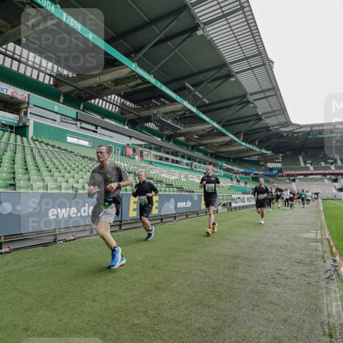 05.10.2025 - 20. swb-Marathon Bremen Michael Burmester http://msf.ph/oto/9238501 05.10.2025 13:02:24 Laufen im Stadion 97, 428, 518, 729, 772, 828, 843, 921, 1030, 1121, 1256, 1348, 1361, 1405, 1452, 1704, 1733, 1744, 1759, 1856, 1899, 1924, 2143, 2245, 2272, 2306, 2393, 2555, 2772, 2774, 2796, 2910, 2912, 3053, 3206, 3217, 3424, 3525, 3526, 3861, 3917, 3926, 3930, 4017, 4018, 4129, 4322, 4364, 4409, 4444, 4464, 4477, 4481, 4564, 4688, 4705, 4714, 4817, 4847, 4882, 4885, 4985, 5570, 5652, 5893, 5934, 6157, 6325, 6328, 6382, 7217, 7433, 7659, 152, 493, 1361, 1759, 1933 meine-sportfotos.de