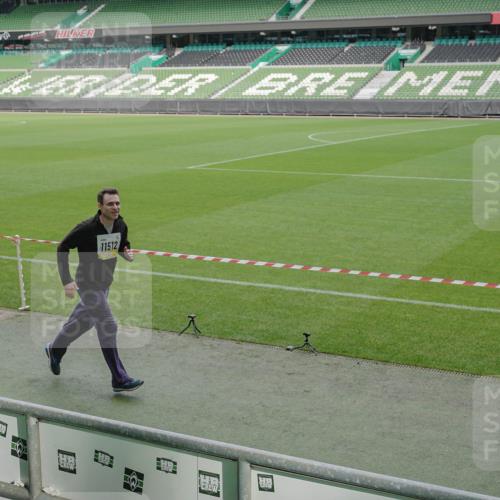 05.10.2025 - 20. swb-Marathon Bremen Michael Burmester http://msf.ph/oto/9238509 05.10.2025 10:33:42 Laufen im Stadion 5172, 7077, 9000, 9221, 9258, 9260, 9282, 9309, 9314, 9359, 9424, 9489, 9520, 9521, 9529, 9539, 9541, 9560, 9569, 9577, 9633, 9654, 9703, 9717, 9811, 9835, 9855, 9881, 9882, 9902, 9935, 10008, 10015, 10028, 10032, 10107, 10180, 10195, 10231, 10232, 10233, 10234, 10253, 10256, 10287, 10302, 10307, 10323, 10387, 10394, 10466, 10484, 10533, 10546, 10590, 10591, 10755, 10758, 10794, 10915, 10992, 9195, 9197, 9295, 9367, 9392, 9402, 9407, 9461, 9492 meine-sportfotos.de