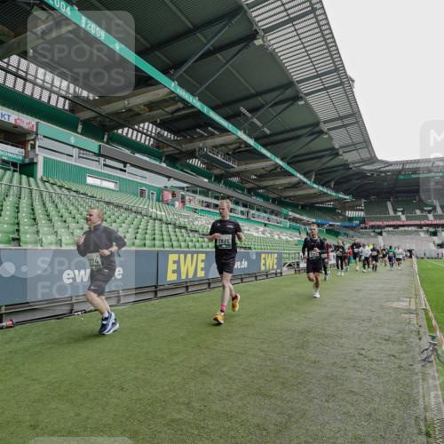 05.10.2025 - 20. swb-Marathon Bremen Michael Burmester http://msf.ph/oto/9238514 05.10.2025 13:02:25 Laufen im Stadion 97, 428, 518, 729, 772, 828, 843, 921, 1030, 1121, 1256, 1348, 1405, 1452, 1704, 1733, 1744, 1856, 1899, 1924, 2143, 2245, 2272, 2306, 2393, 2555, 2772, 2774, 2796, 2910, 2912, 3053, 3206, 3217, 3424, 3525, 3526, 3861, 3917, 3926, 3930, 4017, 4018, 4129, 4322, 4364, 4409, 4444, 4464, 4477, 4481, 4564, 4688, 4705, 4714, 4817, 4847, 4885, 4985, 5570, 5652, 5893, 5934, 6157, 6325, 6328, 6382, 7217, 7433, 7659, 152, 493, 1361, 1759, 1933 meine-sportfotos.de
