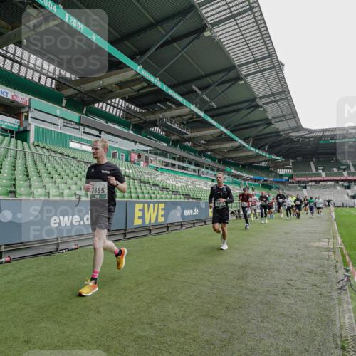 05.10.2025 - 20. swb-Marathon Bremen Michael Burmester http://msf.ph/oto/9238527 05.10.2025 13:02:26 Laufen im Stadion 97, 428, 518, 729, 772, 828, 843, 921, 1030, 1121, 1256, 1348, 1405, 1452, 1704, 1733, 1744, 1856, 1899, 1924, 2143, 2245, 2272, 2306, 2393, 2555, 2772, 2774, 2796, 2910, 2912, 3053, 3206, 3217, 3424, 3525, 3526, 3861, 3917, 3926, 3930, 4017, 4018, 4129, 4322, 4409, 4444, 4464, 4477, 4481, 4564, 4688, 4705, 4714, 4817, 4847, 4885, 4985, 5570, 5652, 5755, 5893, 5934, 6157, 6325, 6328, 6382, 7217, 7433, 7659, 8957, 152, 493, 1361, 1759, 1933, 2555, 2796 meine-sportfotos.de