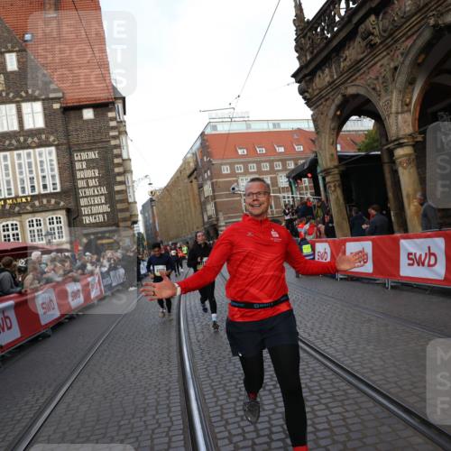 05.10.2025 - 20. swb-Marathon Bremen Yannick Fuchs http://msf.ph/oto/9238562 05.10.2025 11:07:06 Ziel 8574, 9901, 9942, 9976, 10396, 11131, 11622 meine-sportfotos.de