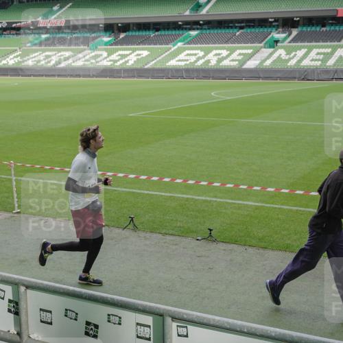 05.10.2025 - 20. swb-Marathon Bremen Michael Burmester http://msf.ph/oto/9238574 05.10.2025 10:33:44 Laufen im Stadion 5172, 7077, 9000, 9221, 9258, 9260, 9266, 9282, 9309, 9314, 9359, 9424, 9489, 9520, 9521, 9529, 9539, 9541, 9560, 9569, 9577, 9633, 9654, 9717, 9811, 9835, 9855, 9881, 9882, 9902, 9935, 10008, 10015, 10028, 10032, 10107, 10180, 10195, 10231, 10232, 10233, 10234, 10253, 10256, 10287, 10302, 10307, 10323, 10387, 10394, 10466, 10484, 10533, 10546, 10590, 10591, 10755, 10758, 10794, 10915, 10992, 9195, 9197, 9295, 9367, 9392, 9402, 9407, 9461, 9492 meine-sportfotos.de