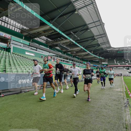 05.10.2025 - 20. swb-Marathon Bremen Michael Burmester http://msf.ph/oto/9238581 05.10.2025 13:02:31 Laufen im Stadion 97, 293, 428, 518, 616, 721, 729, 772, 828, 843, 921, 1030, 1121, 1256, 1348, 1405, 1452, 1704, 1733, 1744, 1856, 1899, 1924, 1944, 2143, 2272, 2306, 2393, 2772, 2774, 2910, 2912, 3053, 3206, 3217, 3424, 3525, 3526, 3861, 3917, 3926, 3930, 4017, 4018, 4129, 4322, 4409, 4444, 4464, 4477, 4481, 4564, 4688, 4705, 4714, 4817, 4847, 4885, 4985, 5652, 5755, 5884, 5893, 5934, 6157, 6325, 6328, 6382, 7217, 7433, 7659, 8526, 8957, 152, 428, 493, 1361, 1759, 1933, 2245, 2555, 2796 meine-sportfotos.de