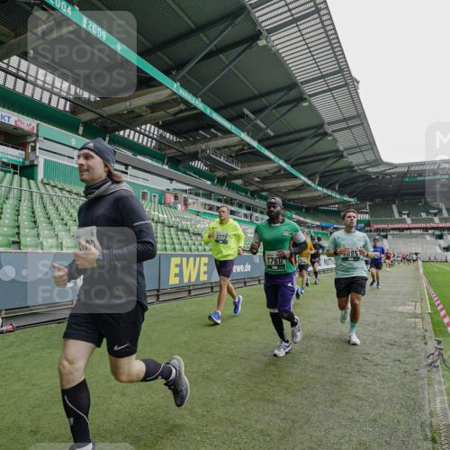 05.10.2025 - 20. swb-Marathon Bremen Michael Burmester http://msf.ph/oto/9238602 05.10.2025 13:02:33 Laufen im Stadion 97, 293, 518, 616, 721, 729, 772, 828, 843, 921, 1030, 1121, 1256, 1348, 1405, 1452, 1704, 1733, 1744, 1856, 1899, 1924, 1944, 2143, 2272, 2306, 2393, 2772, 2774, 2910, 2912, 3206, 3217, 3424, 3525, 3526, 3861, 3917, 3926, 3930, 4017, 4018, 4129, 4322, 4409, 4444, 4464, 4477, 4481, 4564, 4688, 4705, 4714, 4817, 4847, 4885, 4985, 5652, 5755, 5884, 5893, 5934, 6157, 6325, 6328, 6382, 7217, 7407, 7433, 7659, 8526, 8957, 428, 493, 1361, 1759, 1933, 2245, 2555, 2796 meine-sportfotos.de