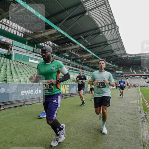 05.10.2025 - 20. swb-Marathon Bremen Michael Burmester http://msf.ph/oto/9238610 05.10.2025 13:02:34 Laufen im Stadion 97, 293, 518, 616, 721, 729, 772, 828, 843, 921, 1030, 1121, 1256, 1348, 1405, 1452, 1704, 1733, 1744, 1856, 1899, 1924, 1944, 2143, 2272, 2306, 2393, 2772, 2774, 2910, 2912, 3206, 3217, 3424, 3525, 3526, 3861, 3917, 3926, 3930, 4017, 4018, 4129, 4322, 4409, 4444, 4464, 4477, 4481, 4564, 4688, 4705, 4714, 4817, 4847, 4885, 4985, 5652, 5755, 5884, 5893, 5934, 6157, 6325, 6328, 6382, 7217, 7407, 7433, 7659, 8526, 8957, 428, 493, 1361, 1759, 1933, 2245, 2555, 2796 meine-sportfotos.de