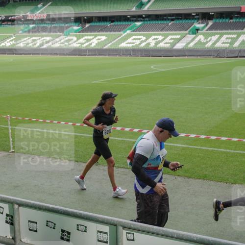 05.10.2025 - 20. swb-Marathon Bremen Michael Burmester http://msf.ph/oto/9238614 05.10.2025 10:33:45 Laufen im Stadion 5172, 7077, 9000, 9221, 9258, 9260, 9266, 9282, 9309, 9314, 9359, 9424, 9489, 9520, 9521, 9529, 9539, 9541, 9560, 9569, 9577, 9633, 9654, 9717, 9811, 9835, 9855, 9881, 9882, 9902, 9935, 10008, 10015, 10028, 10032, 10107, 10116, 10180, 10195, 10231, 10232, 10233, 10234, 10253, 10256, 10287, 10302, 10307, 10323, 10387, 10394, 10466, 10484, 10533, 10546, 10590, 10591, 10755, 10758, 10794, 10915, 10992, 9195, 9197, 9295, 9367, 9392, 9402, 9407, 9461, 9492 meine-sportfotos.de