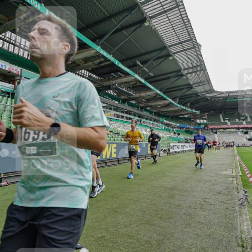 05.10.2025 - 20. swb-Marathon Bremen Michael Burmester http://msf.ph/oto/9238621 05.10.2025 13:02:34 Laufen im Stadion 97, 293, 518, 616, 721, 729, 772, 828, 843, 921, 1030, 1121, 1256, 1348, 1405, 1452, 1704, 1733, 1744, 1856, 1899, 1924, 1944, 2143, 2272, 2306, 2393, 2772, 2774, 2910, 2912, 3206, 3217, 3424, 3525, 3526, 3861, 3917, 3926, 3930, 4017, 4018, 4129, 4322, 4409, 4444, 4464, 4477, 4481, 4564, 4688, 4705, 4714, 4817, 4847, 4885, 4985, 5652, 5755, 5884, 5893, 5934, 6157, 6325, 6328, 6382, 7217, 7407, 7433, 7659, 8526, 8957, 428, 493, 1361, 1759, 1933, 2245, 2555, 2796 meine-sportfotos.de