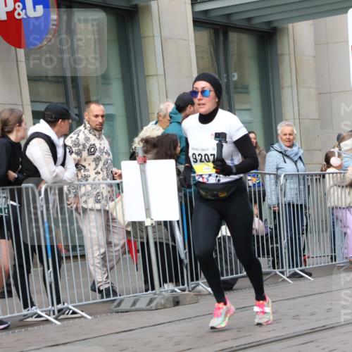 05.10.2025 - 20. swb-Marathon Bremen Strokosch-Dieckow http://msf.ph/oto/9238626 05.10.2025 10:46:21 Ziel 9009, 9207, 9366, 9961, 10268, 10277, 10411, 10661, 10750, 11167, 11268, 11327, 9009, 9207, 9366, 9961, 10268, 10277, 10411, 10661, 10750, 11167, 11268, 11327 meine-sportfotos.de