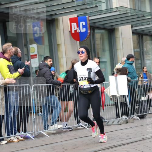 05.10.2025 - 20. swb-Marathon Bremen Strokosch-Dieckow http://msf.ph/oto/9238651 05.10.2025 10:46:22 Ziel 9009, 9207, 9366, 9961, 10268, 10277, 10411, 10661, 10750, 11268, 11327, 9009, 9207, 9366, 9961, 10268, 10277, 10411, 10661, 10750, 11268, 11327 meine-sportfotos.de