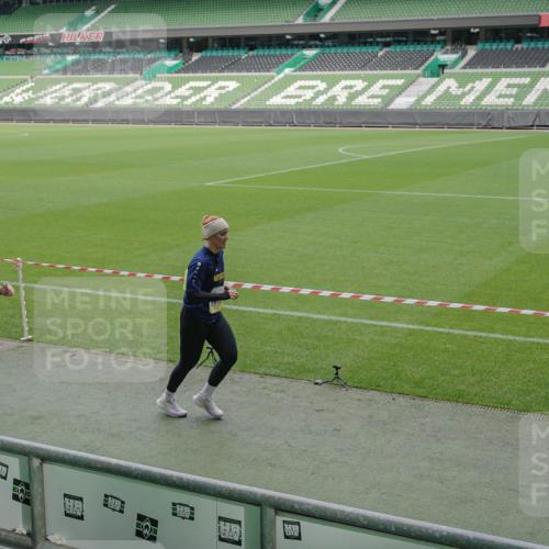 05.10.2025 - 20. swb-Marathon Bremen Michael Burmester http://msf.ph/oto/9238656 05.10.2025 10:33:47 Laufen im Stadion 5172, 7077, 9000, 9221, 9258, 9260, 9266, 9282, 9309, 9314, 9359, 9424, 9489, 9520, 9521, 9529, 9539, 9541, 9560, 9569, 9577, 9633, 9654, 9717, 9811, 9835, 9855, 9881, 9882, 9902, 9935, 10008, 10015, 10028, 10032, 10107, 10116, 10178, 10180, 10195, 10231, 10232, 10233, 10256, 10287, 10302, 10307, 10323, 10387, 10394, 10466, 10484, 10533, 10546, 10590, 10591, 10755, 10758, 10794, 10915, 10992, 9195, 9197, 9260, 9295, 9367, 9392, 9402, 9407, 9461, 9492 meine-sportfotos.de