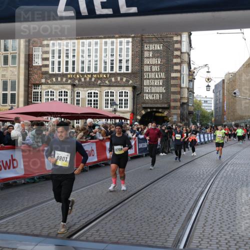 05.10.2025 - 20. swb-Marathon Bremen Yannick Fuchs http://msf.ph/oto/9238664 05.10.2025 11:07:09 Ziel 9901, 10396, 10788, 11131, 11622, 11709 meine-sportfotos.de