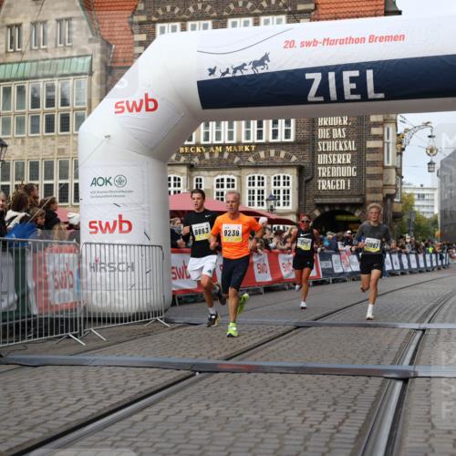 05.10.2025 - 20. swb-Marathon Bremen Yannick Fuchs http://msf.ph/oto/9238669 05.10.2025 10:39:28 Ziel 7111, 9239, 9863, 10908, 11067, 11343 meine-sportfotos.de