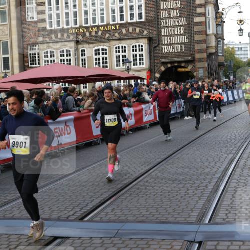 05.10.2025 - 20. swb-Marathon Bremen Yannick Fuchs http://msf.ph/oto/9238692 05.10.2025 11:07:10 Ziel 9901, 10396, 10788, 11131, 11622, 11709 meine-sportfotos.de