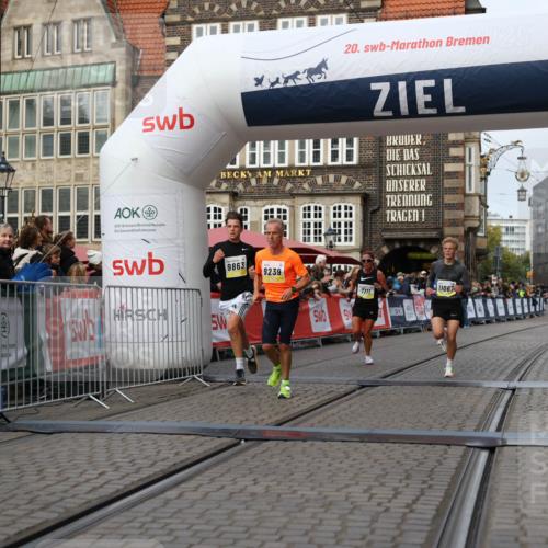 05.10.2025 - 20. swb-Marathon Bremen Yannick Fuchs http://msf.ph/oto/9238693 05.10.2025 10:39:28 Ziel 7111, 9239, 9863, 10908, 11067, 11343 meine-sportfotos.de