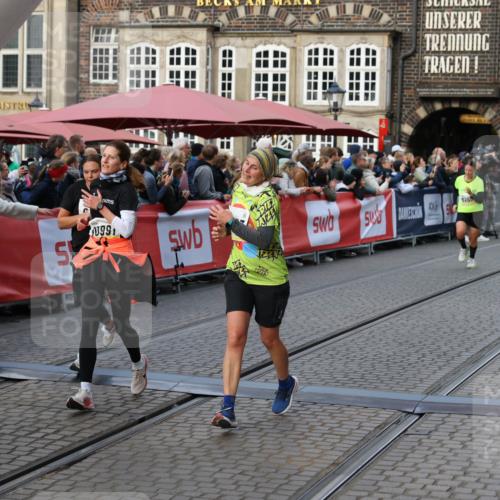05.10.2025 - 20. swb-Marathon Bremen Yannick Fuchs http://msf.ph/oto/9238711 05.10.2025 11:07:15 Ziel 9265, 9491, 9890, 9901, 10193, 10371, 10788, 10991, 11131, 11709 meine-sportfotos.de