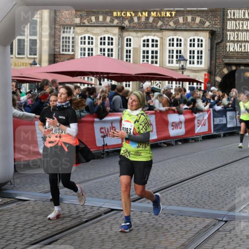 05.10.2025 - 20. swb-Marathon Bremen Yannick Fuchs http://msf.ph/oto/9238729 05.10.2025 11:07:15 Ziel 9265, 9491, 9890, 9901, 10193, 10371, 10788, 10991, 11131, 11709 meine-sportfotos.de