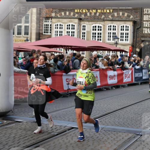 05.10.2025 - 20. swb-Marathon Bremen Yannick Fuchs http://msf.ph/oto/9238736 05.10.2025 11:07:15 Ziel 9265, 9491, 9890, 9901, 10193, 10371, 10788, 10991, 11131, 11709 meine-sportfotos.de