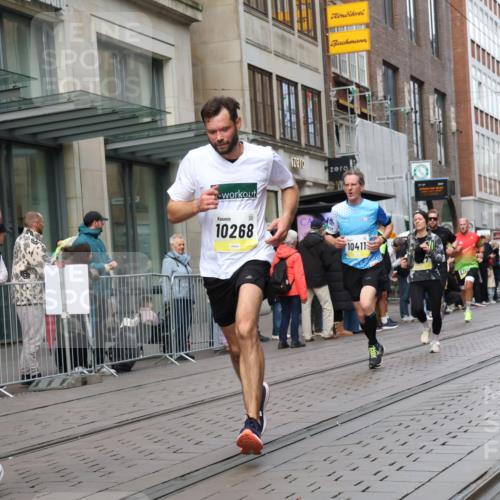 05.10.2025 - 20. swb-Marathon Bremen Strokosch-Dieckow http://msf.ph/oto/9238739 05.10.2025 10:46:25 Ziel 9009, 9207, 9366, 9961, 10268, 10277, 10411, 10661, 10750, 11189, 11268, 11327, 9009, 9207, 9366, 9961, 10268, 10277, 10411, 10661, 10750, 11189, 11268, 11327 meine-sportfotos.de