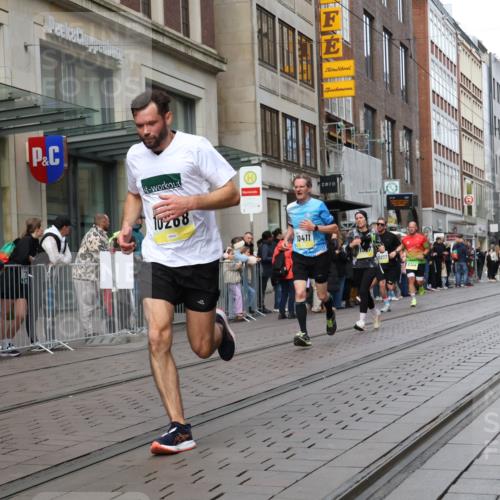 05.10.2025 - 20. swb-Marathon Bremen Strokosch-Dieckow http://msf.ph/oto/9238751 05.10.2025 10:46:25 Ziel 9009, 9207, 9366, 9961, 10268, 10277, 10411, 10661, 10750, 11189, 11268, 11327, 9009, 9207, 9366, 9961, 10268, 10277, 10411, 10661, 10750, 11189, 11268, 11327 meine-sportfotos.de