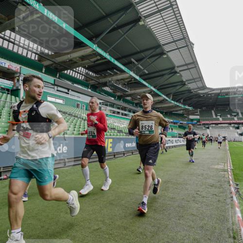 05.10.2025 - 20. swb-Marathon Bremen Michael Burmester http://msf.ph/oto/9238754 05.10.2025 13:02:50 Laufen im Stadion 97, 293, 518, 616, 721, 729, 764, 828, 843, 921, 1121, 1405, 1568, 1670, 1704, 1733, 1836, 1944, 2272, 2357, 2393, 2772, 2774, 2984, 3019, 3147, 3217, 3424, 3861, 3917, 3930, 4026, 4129, 4321, 4322, 4464, 4477, 4481, 4688, 4714, 4817, 4847, 4885, 4985, 5652, 5755, 5884, 5893, 6215, 6325, 6328, 6382, 6417, 6481, 6666, 7217, 7407, 7433, 7659, 8375, 8526, 8957, 428, 772, 1030, 1256, 1348, 1452, 1744, 1856, 1899, 1924, 2143, 2306, 2910 meine-sportfotos.de