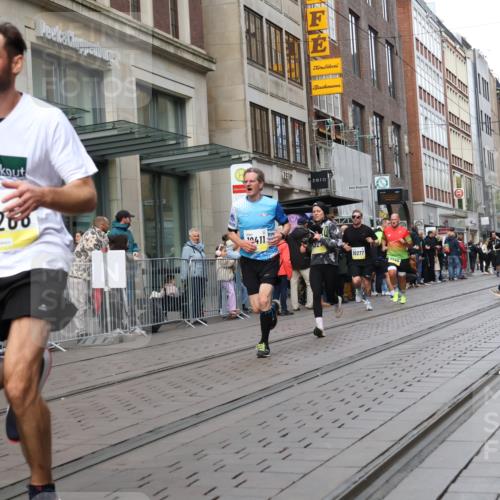 05.10.2025 - 20. swb-Marathon Bremen Strokosch-Dieckow http://msf.ph/oto/9238764 05.10.2025 10:46:25 Ziel 9009, 9207, 9366, 9961, 10268, 10277, 10411, 10661, 10750, 11189, 11268, 11327, 9009, 9207, 9366, 9961, 10268, 10277, 10411, 10661, 10750, 11189, 11268, 11327 meine-sportfotos.de