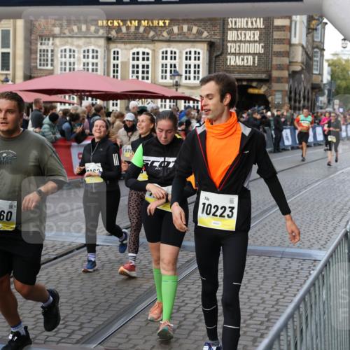 05.10.2025 - 20. swb-Marathon Bremen Yannick Fuchs http://msf.ph/oto/9238765 05.10.2025 11:07:36 Ziel 7779, 9483, 9780, 10037, 10160, 10223, 10737, 10776, 10854, 11122, 11159, 11262, 11384, 11529, 11584 meine-sportfotos.de