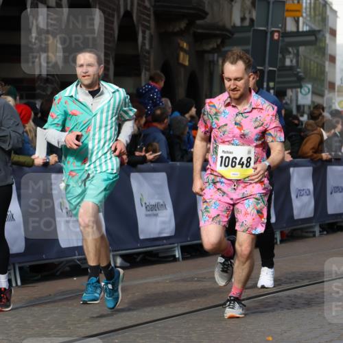05.10.2025 - 20. swb-Marathon Bremen Strokosch-Dieckow http://msf.ph/oto/9238794 05.10.2025 10:56:30 Ziel 9547, 9790, 9886, 9932, 10005, 10008, 10042, 10179, 10387, 10546, 10648, 10971, 11100, 11253, 11260, 11571, 11691 meine-sportfotos.de