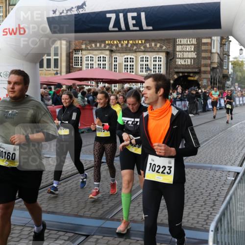 05.10.2025 - 20. swb-Marathon Bremen Yannick Fuchs http://msf.ph/oto/9238797 05.10.2025 11:07:37 Ziel 7779, 9483, 9780, 10037, 10160, 10223, 10737, 10776, 10854, 11122, 11159, 11262, 11384, 11529, 11584 meine-sportfotos.de