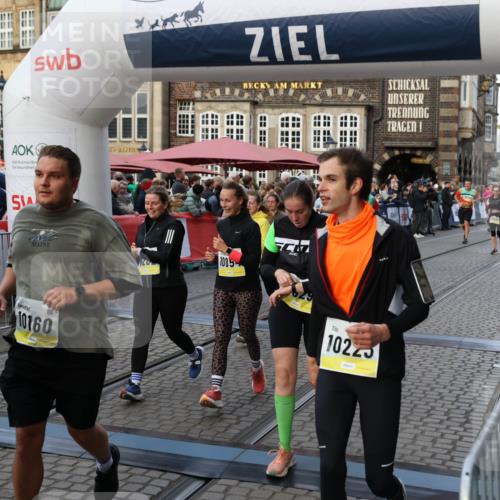 05.10.2025 - 20. swb-Marathon Bremen Yannick Fuchs http://msf.ph/oto/9238807 05.10.2025 11:07:37 Ziel 7779, 9483, 9780, 10037, 10160, 10223, 10737, 10776, 10854, 11122, 11159, 11262, 11384, 11529, 11584 meine-sportfotos.de