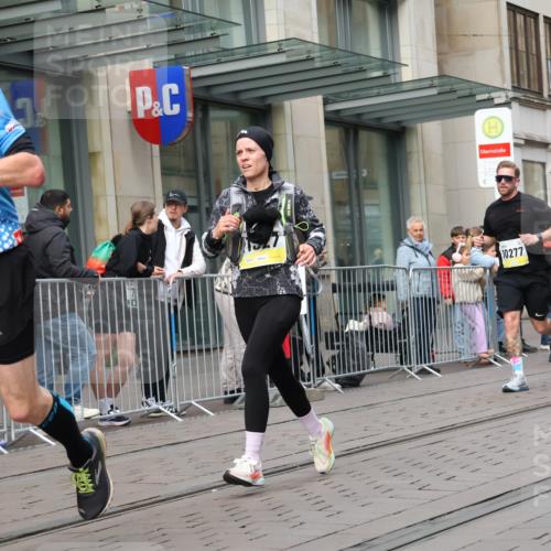 05.10.2025 - 20. swb-Marathon Bremen Strokosch-Dieckow http://msf.ph/oto/9238830 05.10.2025 10:46:27 Ziel 9009, 9366, 9413, 9961, 10268, 10277, 10411, 10452, 10509, 10661, 10750, 10789, 11189, 11268, 11327, 9009, 9366, 9413, 9961, 10268, 10277, 10411, 10452, 10509, 10661, 10750, 10789, 11189, 11268, 11327 meine-sportfotos.de