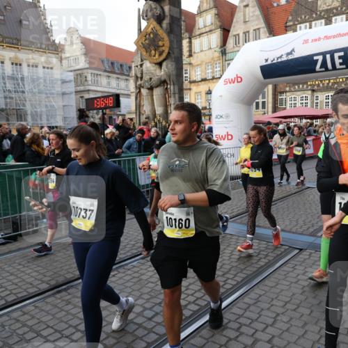 05.10.2025 - 20. swb-Marathon Bremen Yannick Fuchs http://msf.ph/oto/9238841 05.10.2025 11:07:38 Ziel 9483, 9780, 10037, 10160, 10223, 10585, 10737, 10776, 10854, 11159, 11262, 11384, 11529, 11584 meine-sportfotos.de