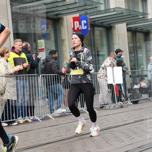 05.10.2025 - 20. swb-Marathon Bremen Strokosch-Dieckow http://msf.ph/oto/9238846 05.10.2025 10:46:27 Ziel 9009, 9366, 9413, 9961, 10268, 10277, 10411, 10452, 10509, 10661, 10750, 10789, 11189, 11268, 11327, 9009, 9366, 9413, 9961, 10268, 10277, 10411, 10452, 10509, 10661, 10750, 10789, 11189, 11268, 11327 meine-sportfotos.de