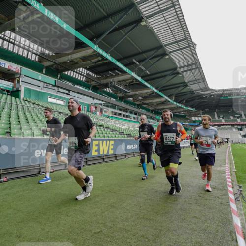 05.10.2025 - 20. swb-Marathon Bremen Michael Burmester http://msf.ph/oto/9238863 05.10.2025 13:03:01 Laufen im Stadion 97, 227, 293, 375, 518, 616, 721, 729, 764, 828, 921, 1121, 1178, 1405, 1425, 1469, 1568, 1670, 1704, 1705, 1733, 1836, 1944, 2357, 2393, 2407, 2597, 2772, 2774, 2791, 2960, 2984, 3019, 3147, 3424, 3917, 4026, 4129, 4321, 4322, 4464, 4481, 4714, 4769, 4817, 4885, 5431, 5527, 5652, 5755, 5763, 5867, 5884, 6215, 6325, 6417, 6481, 6666, 7217, 7315, 7316, 7407, 7433, 7540, 7653, 7659, 8375, 8526, 8957, 843, 1256, 1744, 1856, 1899, 1924, 2143, 2272, 2306, 3217, 4847 meine-sportfotos.de