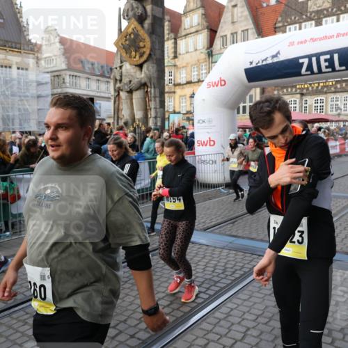 05.10.2025 - 20. swb-Marathon Bremen Yannick Fuchs http://msf.ph/oto/9238864 05.10.2025 11:07:38 Ziel 9483, 9780, 10037, 10160, 10223, 10585, 10737, 10776, 10854, 11159, 11262, 11384, 11529, 11584 meine-sportfotos.de
