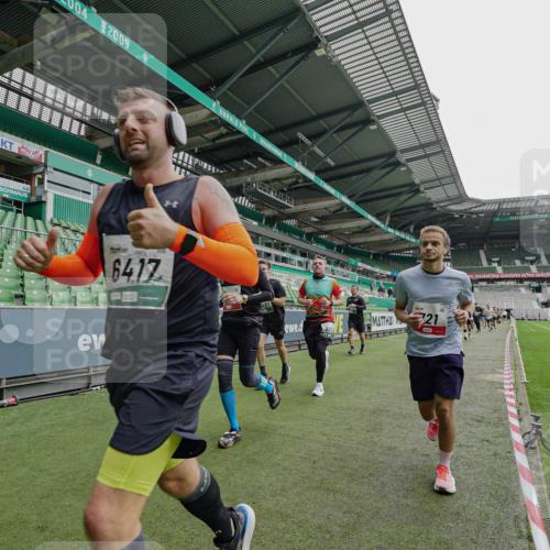 05.10.2025 - 20. swb-Marathon Bremen Michael Burmester http://msf.ph/oto/9238874 05.10.2025 13:03:02 Laufen im Stadion 97, 227, 293, 375, 396, 518, 527, 616, 721, 729, 764, 828, 921, 1121, 1178, 1405, 1425, 1469, 1568, 1670, 1704, 1705, 1733, 1836, 1944, 2357, 2393, 2407, 2597, 2696, 2772, 2774, 2791, 2960, 2984, 3019, 3147, 3424, 3917, 4026, 4129, 4321, 4322, 4464, 4481, 4714, 4769, 4817, 4885, 5431, 5527, 5755, 5763, 5867, 5884, 6215, 6325, 6417, 6481, 6666, 7217, 7315, 7316, 7407, 7433, 7540, 7653, 7659, 8375, 8526, 8957, 843, 921, 1744, 1856, 1899, 1924, 2143, 2272, 2306, 2774, 3217, 4847 meine-sportfotos.de