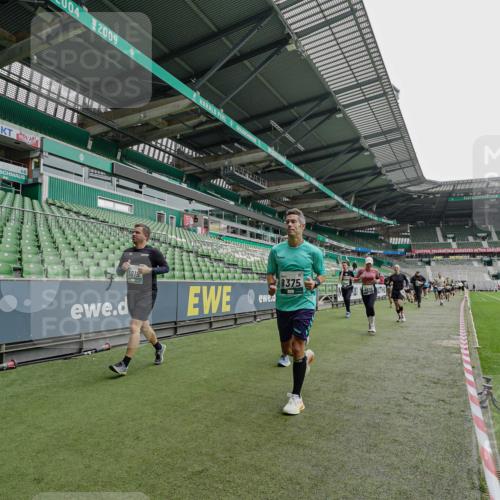 05.10.2025 - 20. swb-Marathon Bremen Michael Burmester http://msf.ph/oto/9238895 05.10.2025 13:03:04 Laufen im Stadion 97, 227, 293, 375, 396, 518, 527, 616, 721, 725, 729, 764, 828, 1121, 1178, 1405, 1425, 1469, 1568, 1670, 1704, 1705, 1733, 1836, 1944, 2357, 2393, 2407, 2597, 2696, 2772, 2791, 2960, 2984, 3019, 3147, 3424, 3917, 4026, 4321, 4322, 4464, 4481, 4714, 4769, 4817, 4885, 5431, 5527, 5755, 5763, 5867, 5884, 6215, 6325, 6417, 6481, 6666, 7217, 7315, 7316, 7407, 7433, 7540, 7607, 7653, 7659, 8375, 8526, 8957, 843, 921, 1744, 1899, 1924, 2143, 2272, 2306, 2774, 3217, 4129, 4847 meine-sportfotos.de